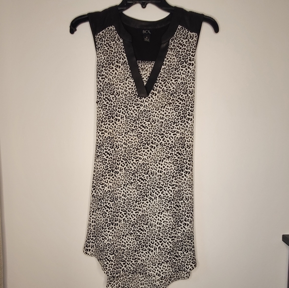 🌻 2/$30 🌻 | BCX | Animal Print Sleeveless Tunic - Picture 11 of 12